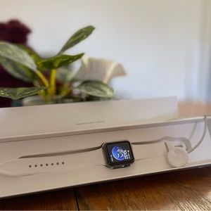 Apple Watch Series 3 like brand new